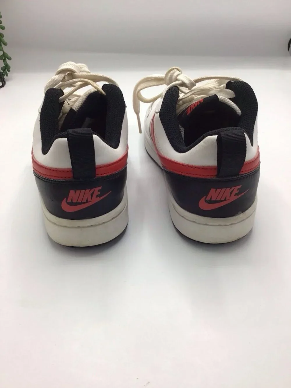 Nike  Court Borough Low 2 BQ5448-110 White Red Shoes Sneakers Size 5.5 Boys